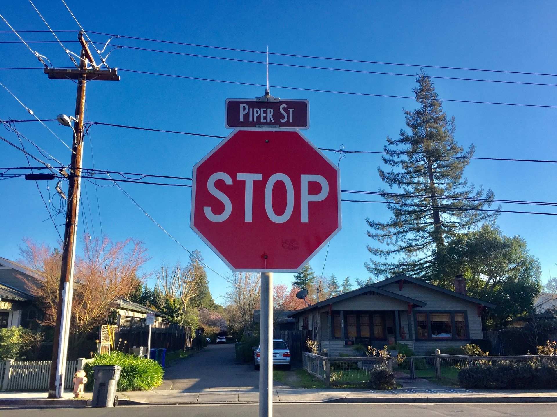 Piper Street Sign