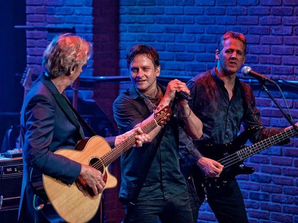 mikeandmechanics 603x452